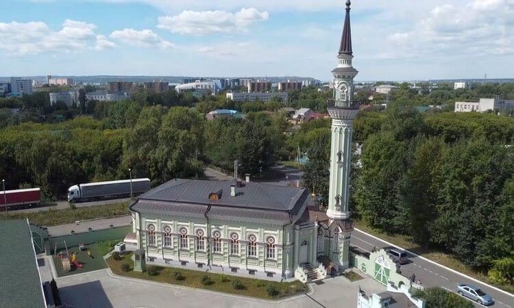 Панорама волжского города на маршруте круиза теплохода «Валерий Чкалов»